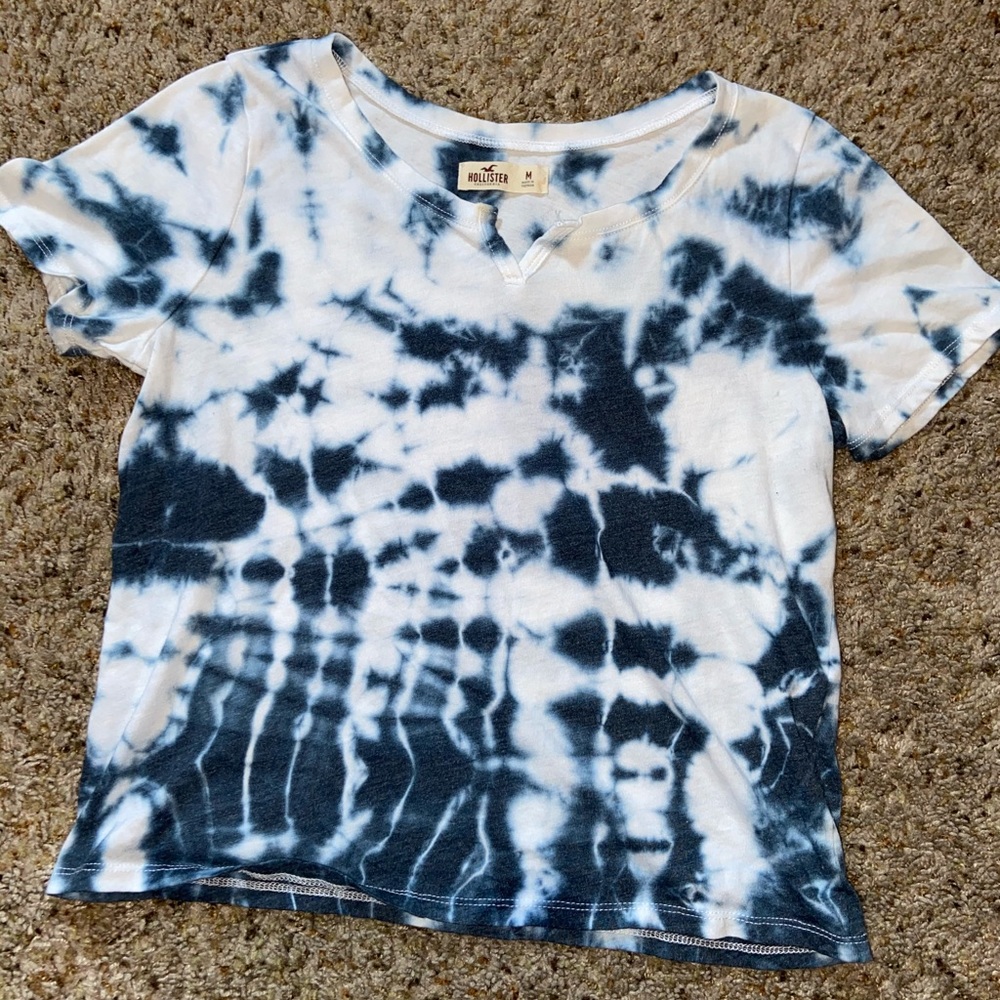 Hollister tee